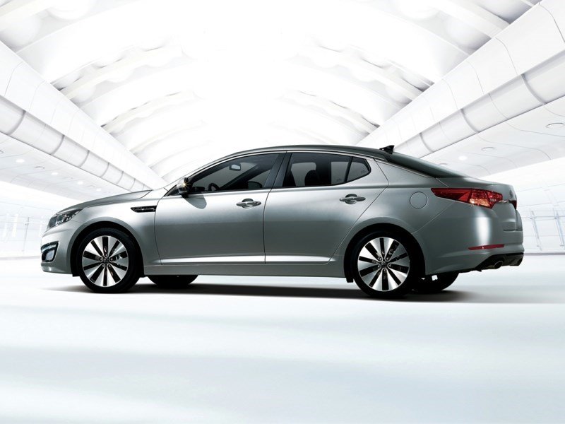 2013 Kia Optima LX (M6) OEM Shot 3