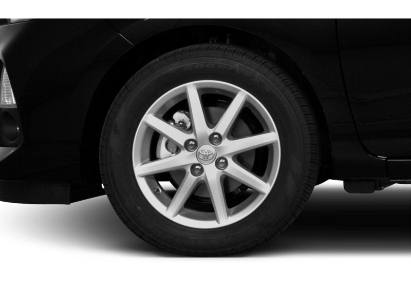2014 Toyota Prius c Technology Exterior Shot 5