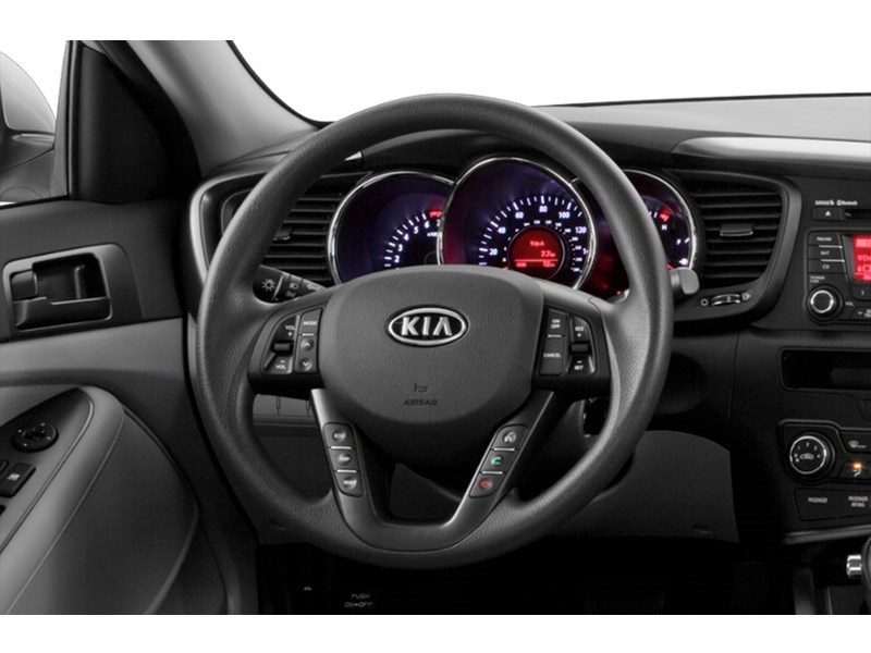 2013 Kia Optima LX (M6) Interior Shot 3