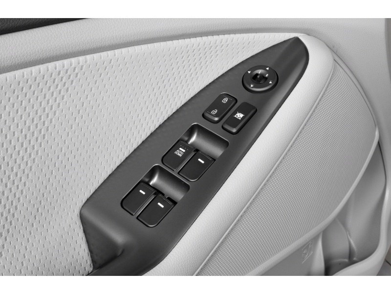 2013 Kia Optima LX (M6) Exterior Shot 11