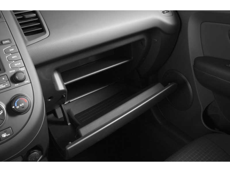 2013 Kia Soul 1.6L (A6) Interior Shot 4
