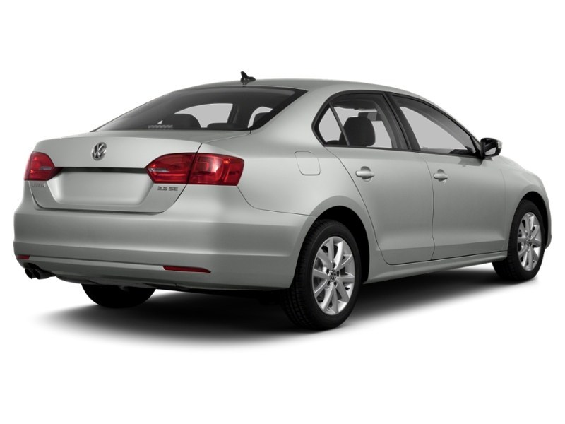 2013 Volkswagen Jetta 2.0L Trendline (M5) Exterior Shot 2