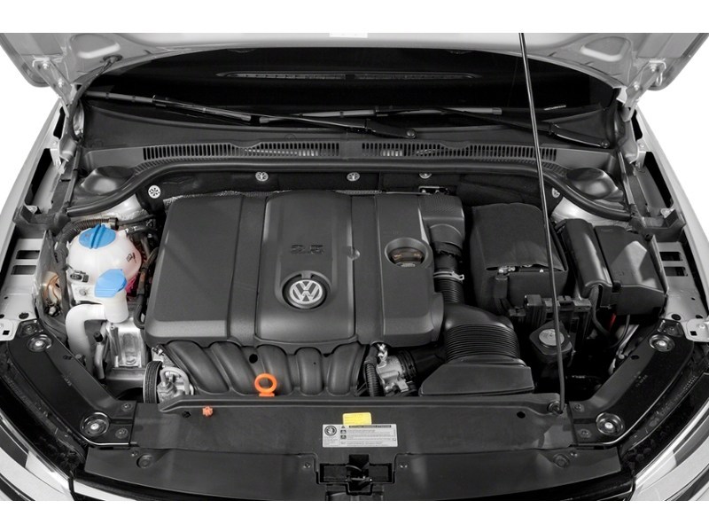 2013 Volkswagen Jetta 2.0L Trendline (M5) Exterior Shot 3