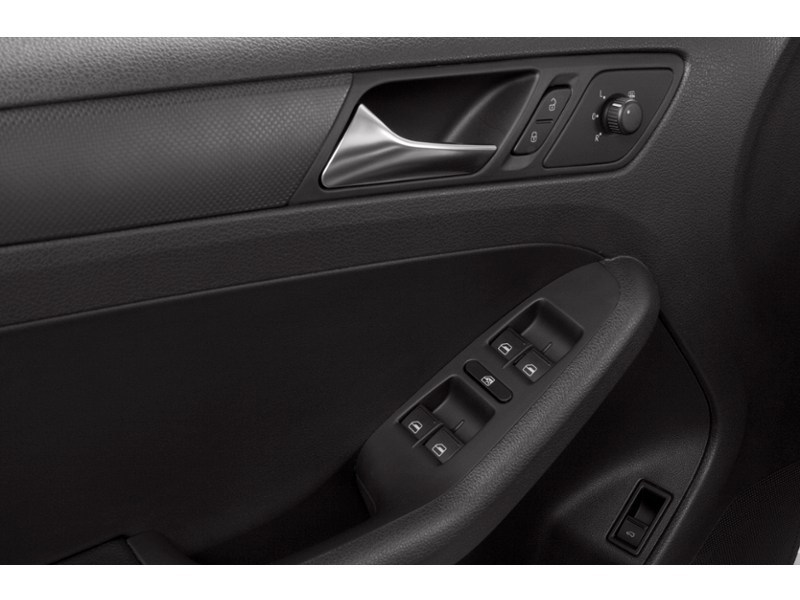 2013 Volkswagen Jetta 2.0L Trendline (M5) Exterior Shot 10