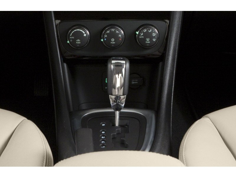 2014 Chrysler 200 LX Exterior Shot 9