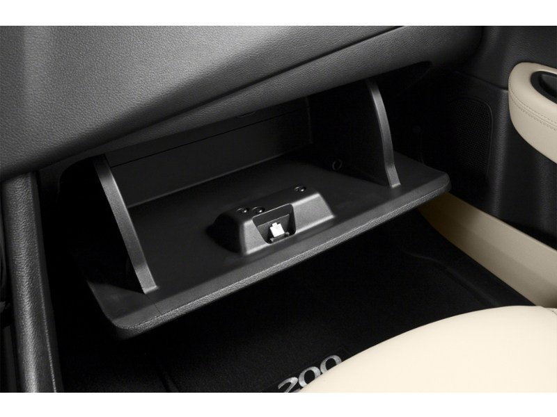 2014 Chrysler 200 LX Interior Shot 4