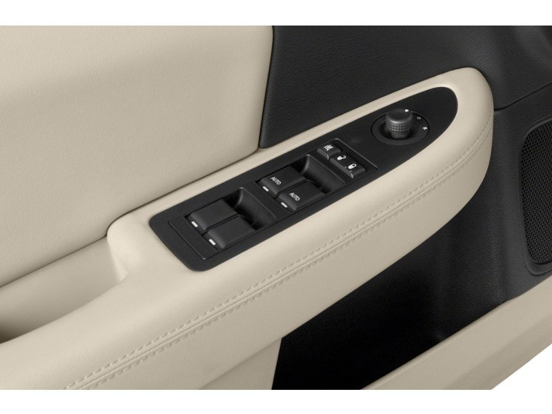 2014 Chrysler 200 LX Exterior Shot 10
