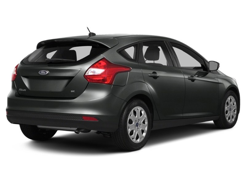 2014 Ford Focus SE Exterior Shot 2