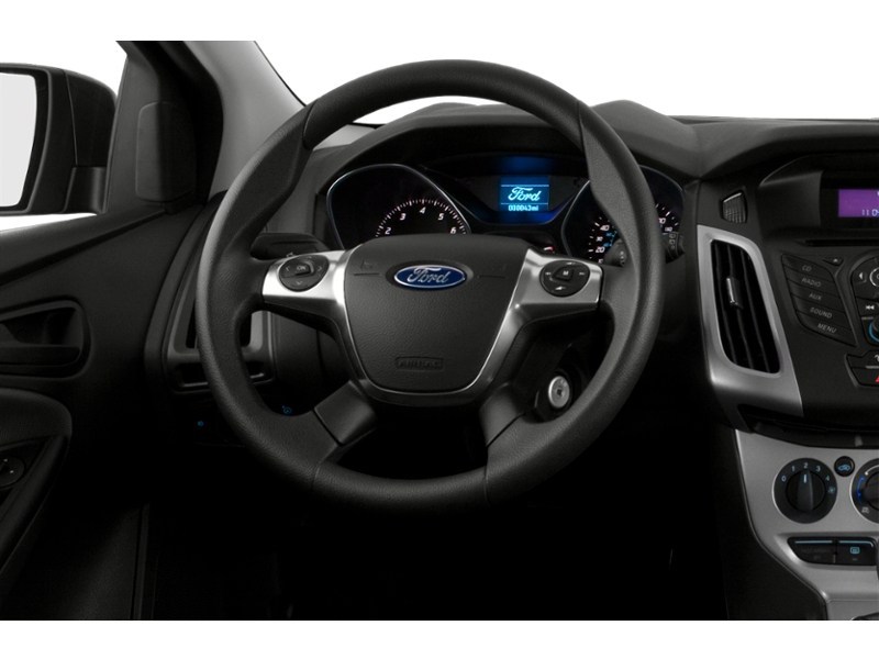 2014 Ford Focus SE Interior Shot 3