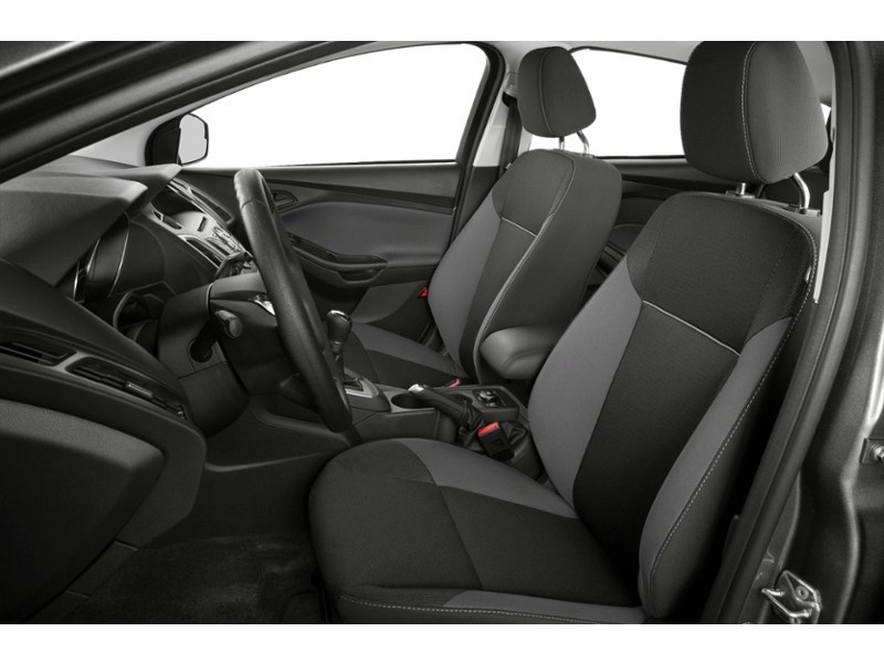 2014 Ford Focus SE Interior Shot 5