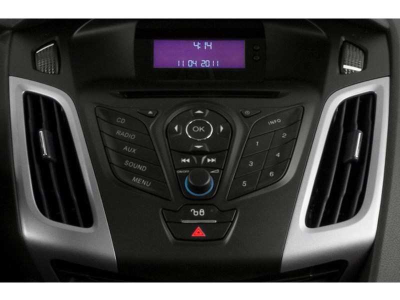 2014 Ford Focus SE Interior Shot 2