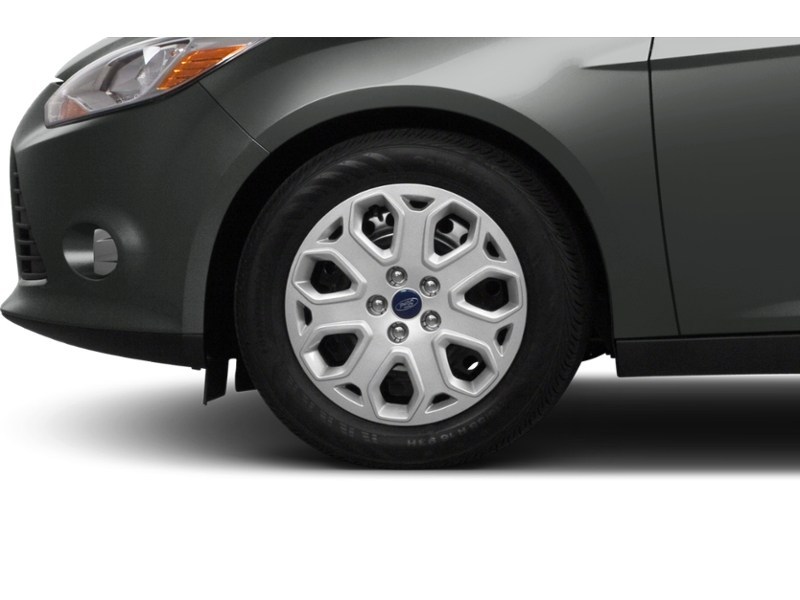 2014 Ford Focus SE Exterior Shot 5