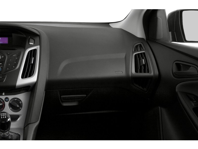 2014 Ford Focus SE Interior Shot 1
