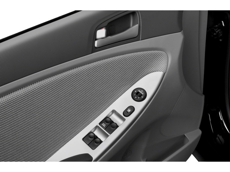 2014 Hyundai Accent GL (A6) Exterior Shot 10