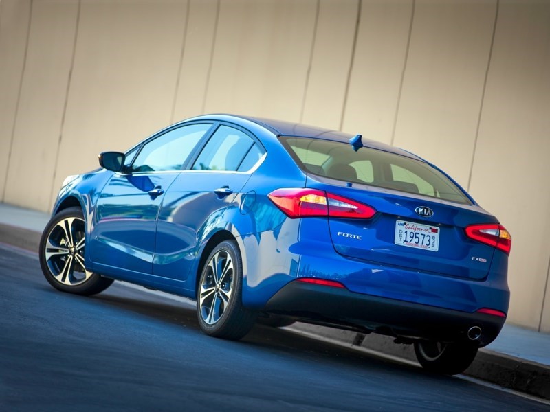 2015 Kia Forte 1.8L LX (M6) OEM Shot 3