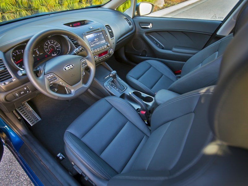 2015 Kia Forte 1.8L LX (M6) OEM Shot 5