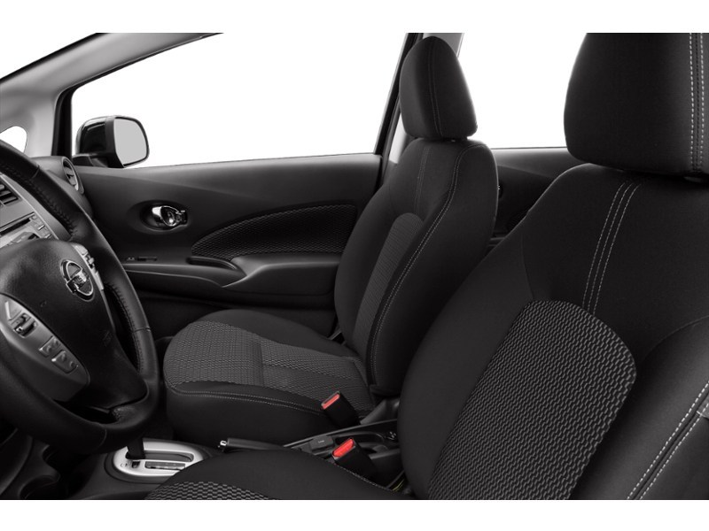 2014 Nissan Versa Note 1.6 SL (CVT) Interior Shot 5