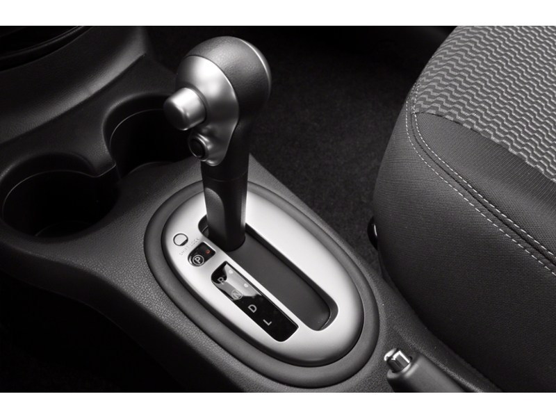 2014 Nissan Versa Note 1.6 SL (CVT) Exterior Shot 12