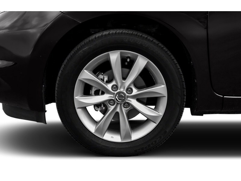 2014 Nissan Versa Note 1.6 SL (CVT) Exterior Shot 5