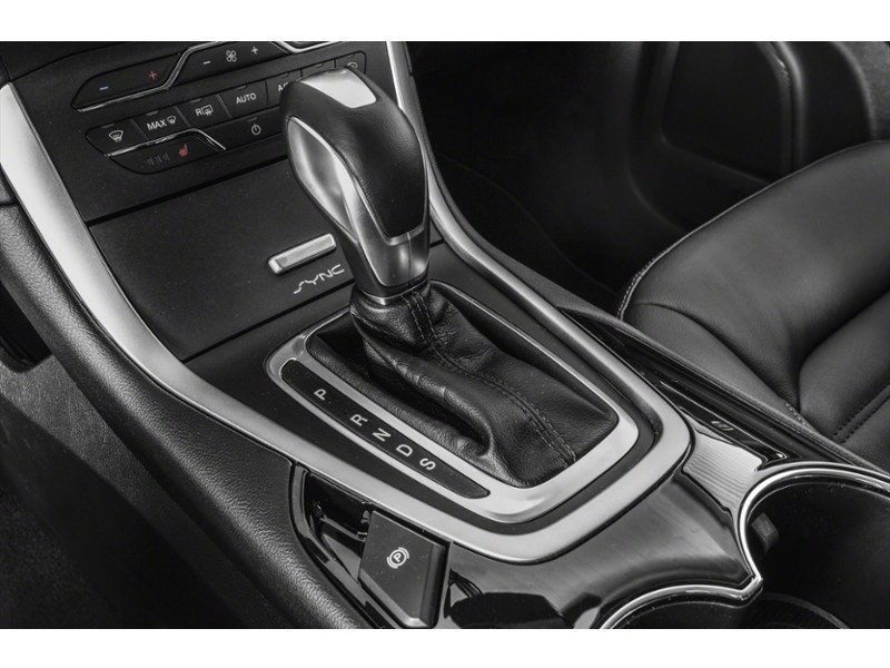 2017 Ford Edge Titanium Exterior Shot 12