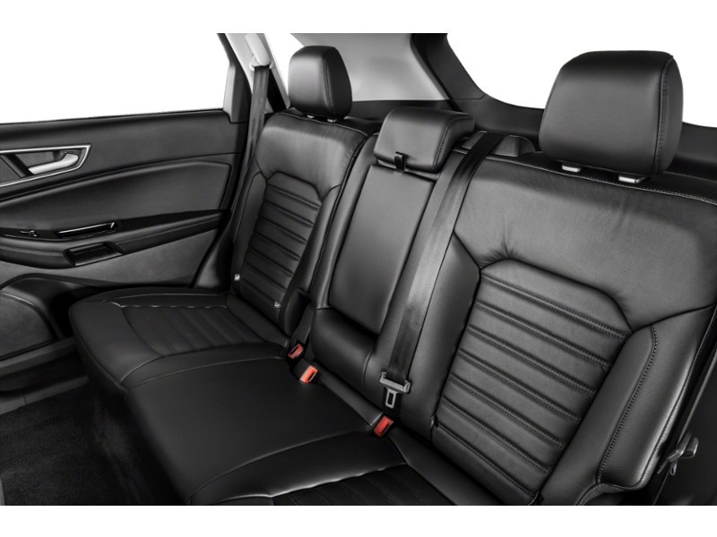 2017 Ford Edge Titanium Interior Shot 6