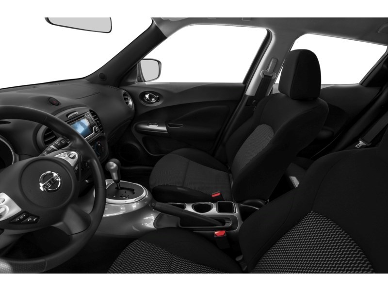 2015 Nissan Juke SV (CVT) Interior Shot 5