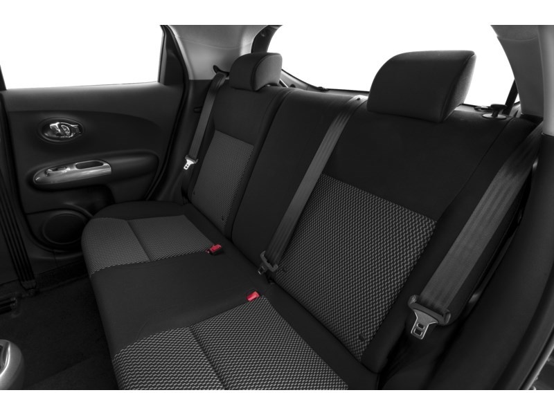 2015 Nissan Juke SV (CVT) Interior Shot 6