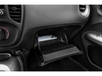 2015 Nissan Juke SV (CVT) Interior Shot 4