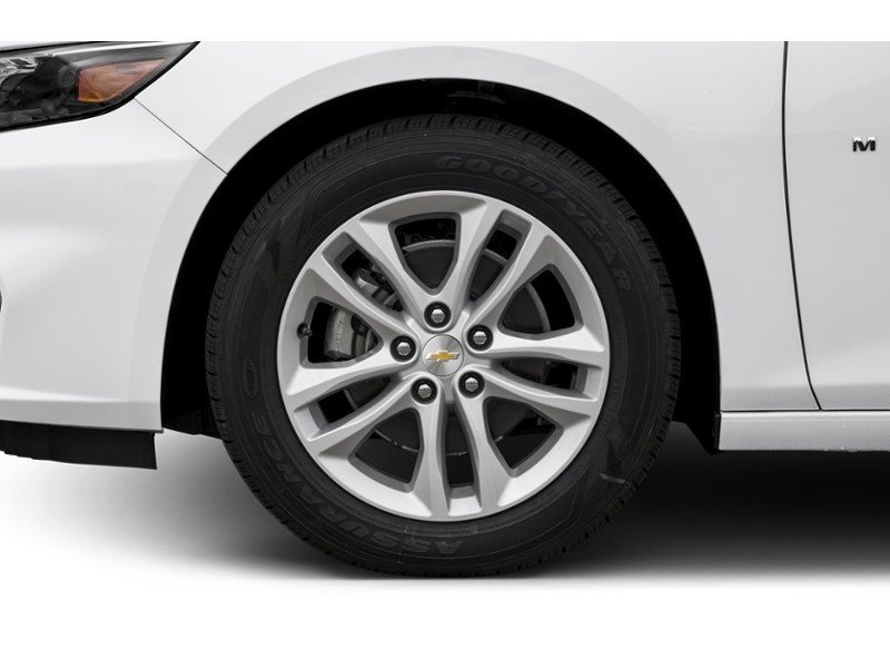 2017 Chevrolet Malibu LT w/1LT Exterior Shot 5