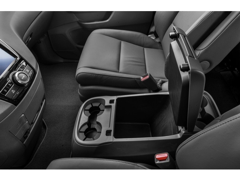 2016 Honda Odyssey EX-L w/Navi (A6) Interior Shot 7