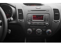 2016 Kia Forte 2.0L LX+ (A6) Interior Shot 2