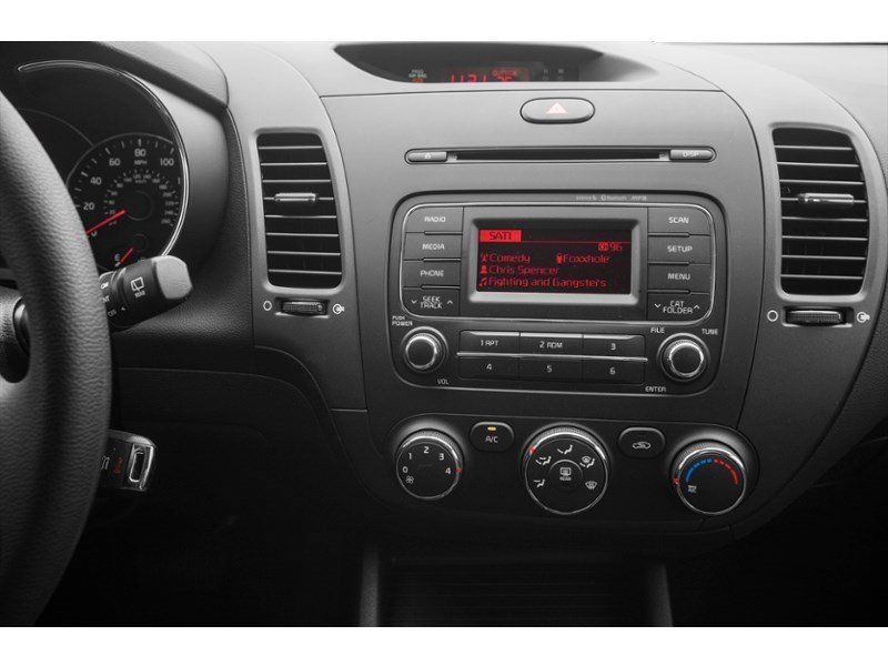 2016 Kia Forte 2.0L LX+ (A6) Interior Shot 2