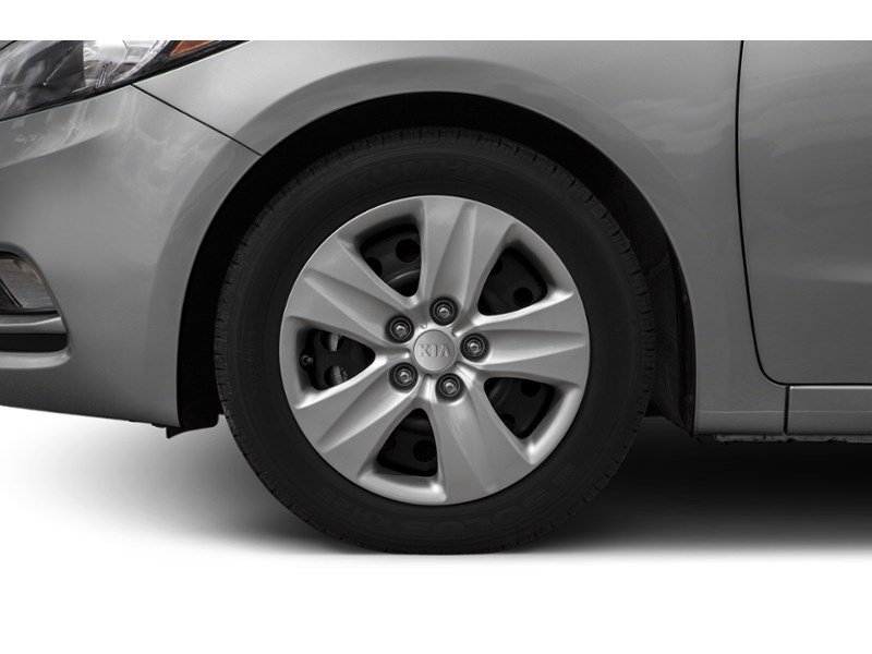 2016 Kia Forte 2.0L LX+ (A6) Exterior Shot 5