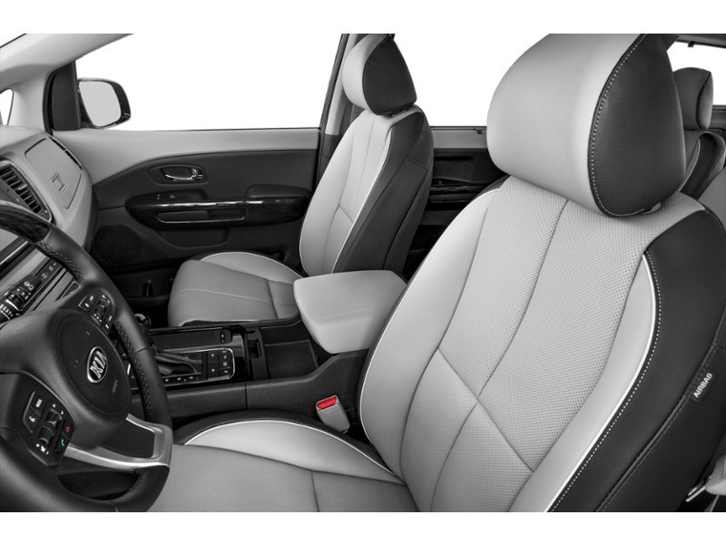 2015 Kia Sedona SXL Interior Shot 4