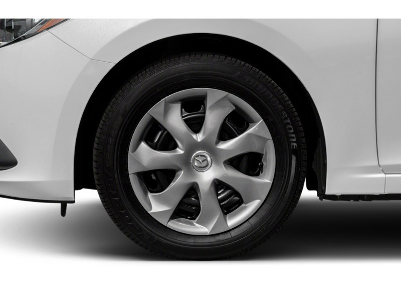 2016 Mazda Mazda3 Sport GX (A6) Exterior Shot 5