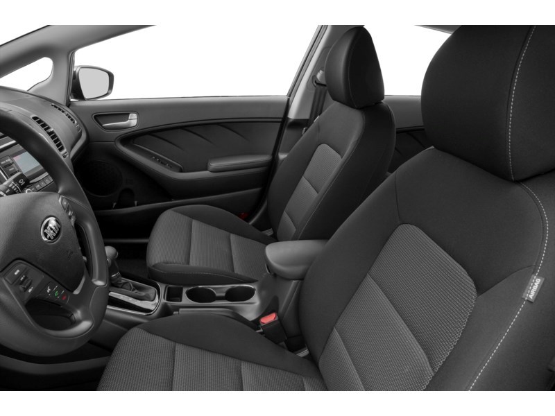 2018 Kia Forte LX Auto Interior Shot 4