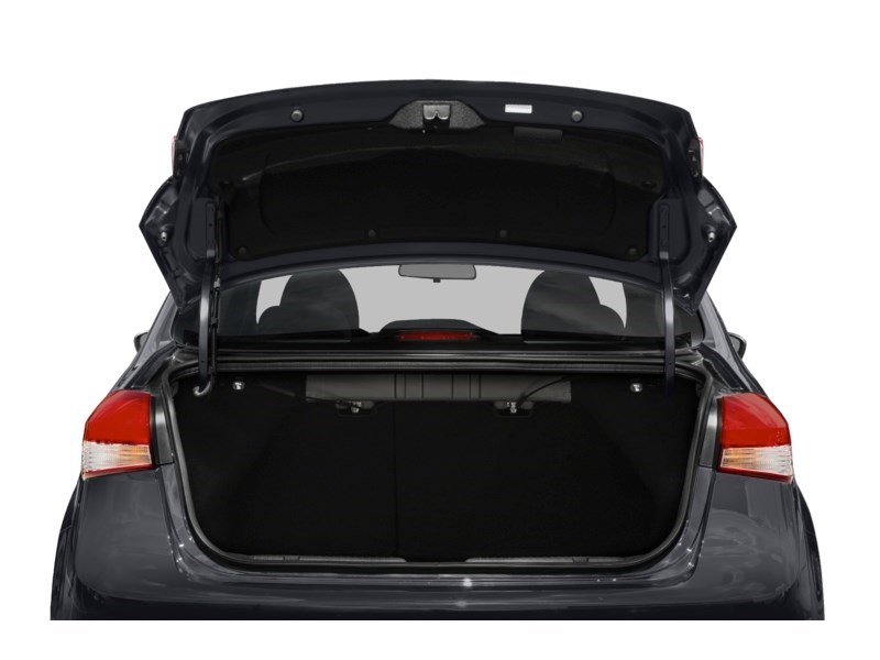 2018 Kia Forte LX Auto Exterior Shot 4