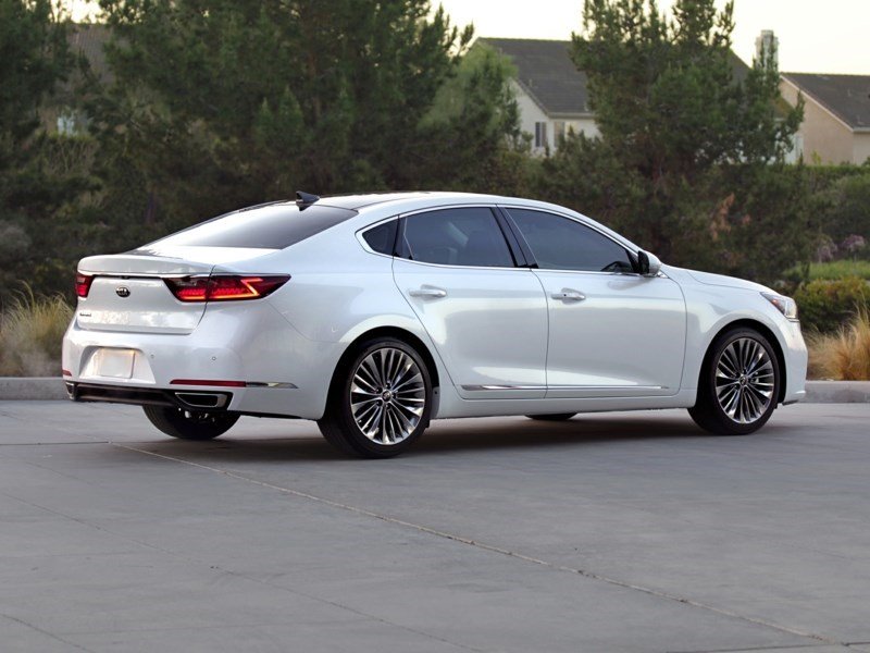 2019 Kia Cadenza Premium OEM Shot 3