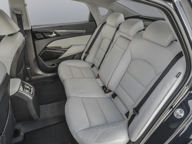 2019 Kia Cadenza Premium OEM Shot 6