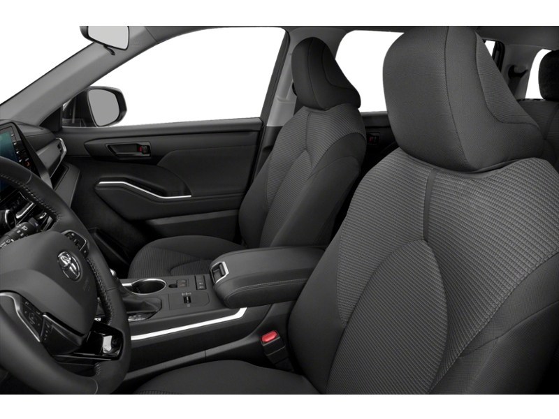 2022 Toyota Highlander Hybrid LE Interior Shot 4