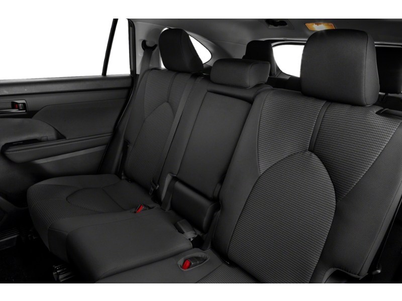 2022 Toyota Highlander Hybrid LE Interior Shot 5