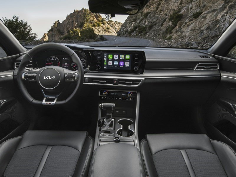 2022 Kia K5 GT w/Brown Interior OEM Shot 4