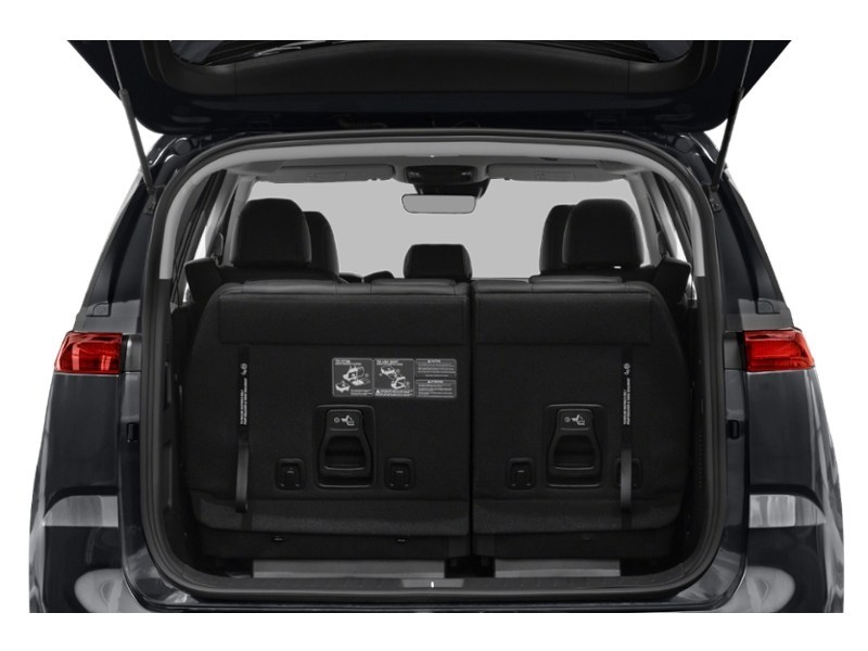 2024 Kia Carnival LX+ Exterior Shot 4
