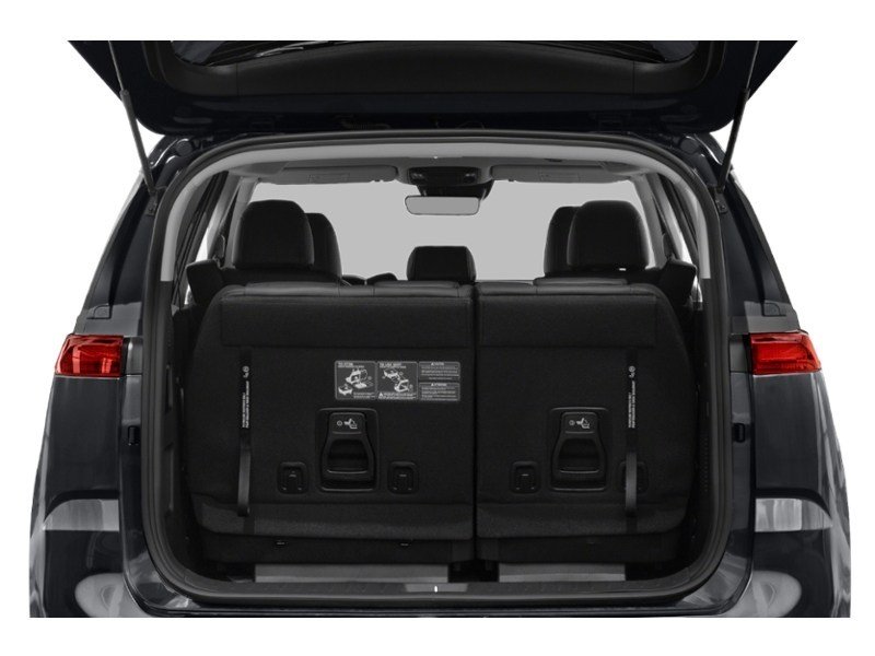 2024 Kia Carnival LX+ Exterior Shot 4