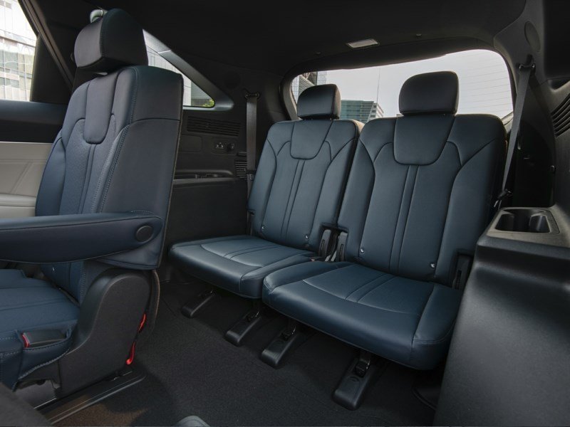 2023 Kia Sorento PHEV SX w/Navy Blue Interior OEM Shot 6