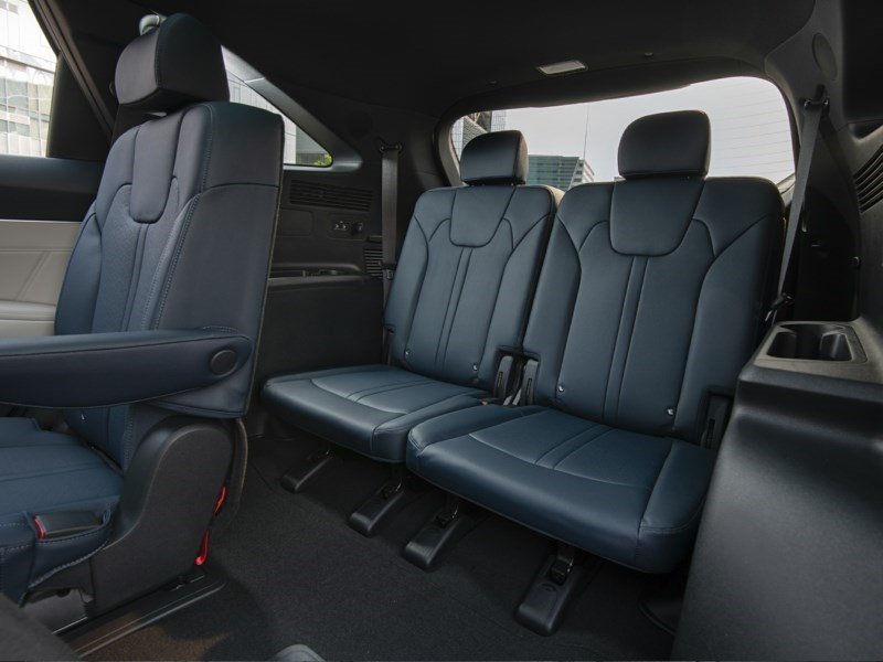 2023 Kia Sorento PHEV SX w/Navy Blue Interior OEM Shot 5
