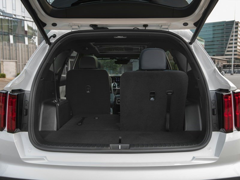 2023 Kia Sorento PHEV SX w/Navy Blue Interior OEM Shot 6