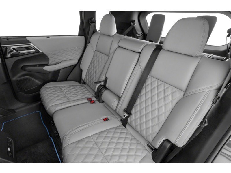 2023 Mitsubishi Outlander Plug-In Hybrid SEL Interior Shot 5