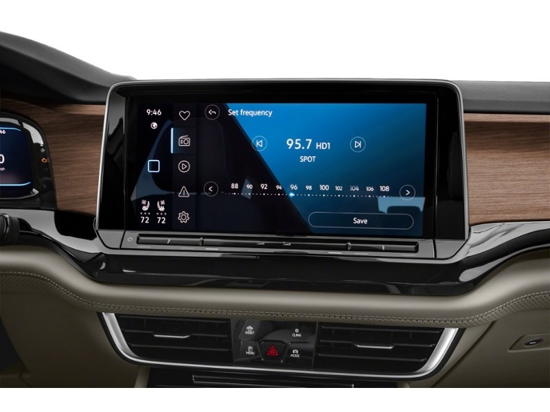 2024 Volkswagen Atlas 2.0 TSI Execline Interior Shot 2