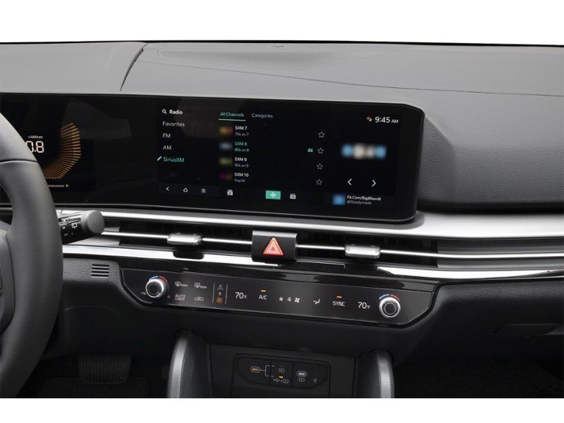 2026 Kia Sportage EX Interior Shot 2